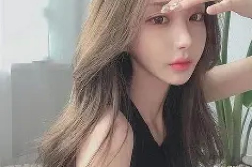 母亲节当天娱乐圈爆三件大事：黄一鸣被闺蜜背刺锋芝恋被传复合小玥儿点赞后爸引发热议