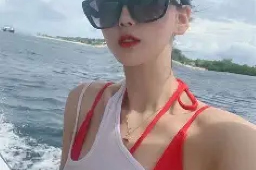 明星八卦！夜色甜蜜约会甜蜜瞬间定格《关注小玉妹每天聊八卦