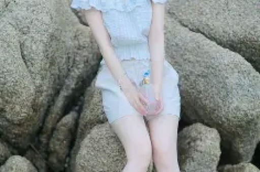 “直播新一姐”赵露思粉丝超2200万：小红书的一场“顶流”合谋？