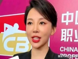 44岁潘晓婷晒旧照惹争议与小21岁台球神童互动甜蜜网友：这才是神仙爱情！